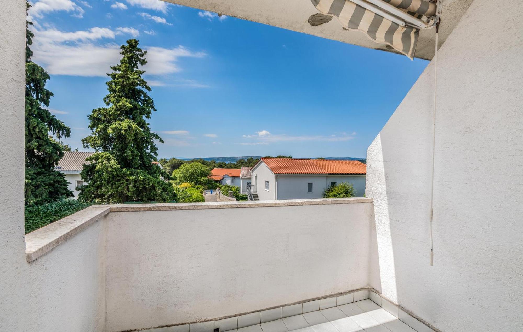 Amazing Apartment In Krk With Kitchen クルク エクステリア 写真