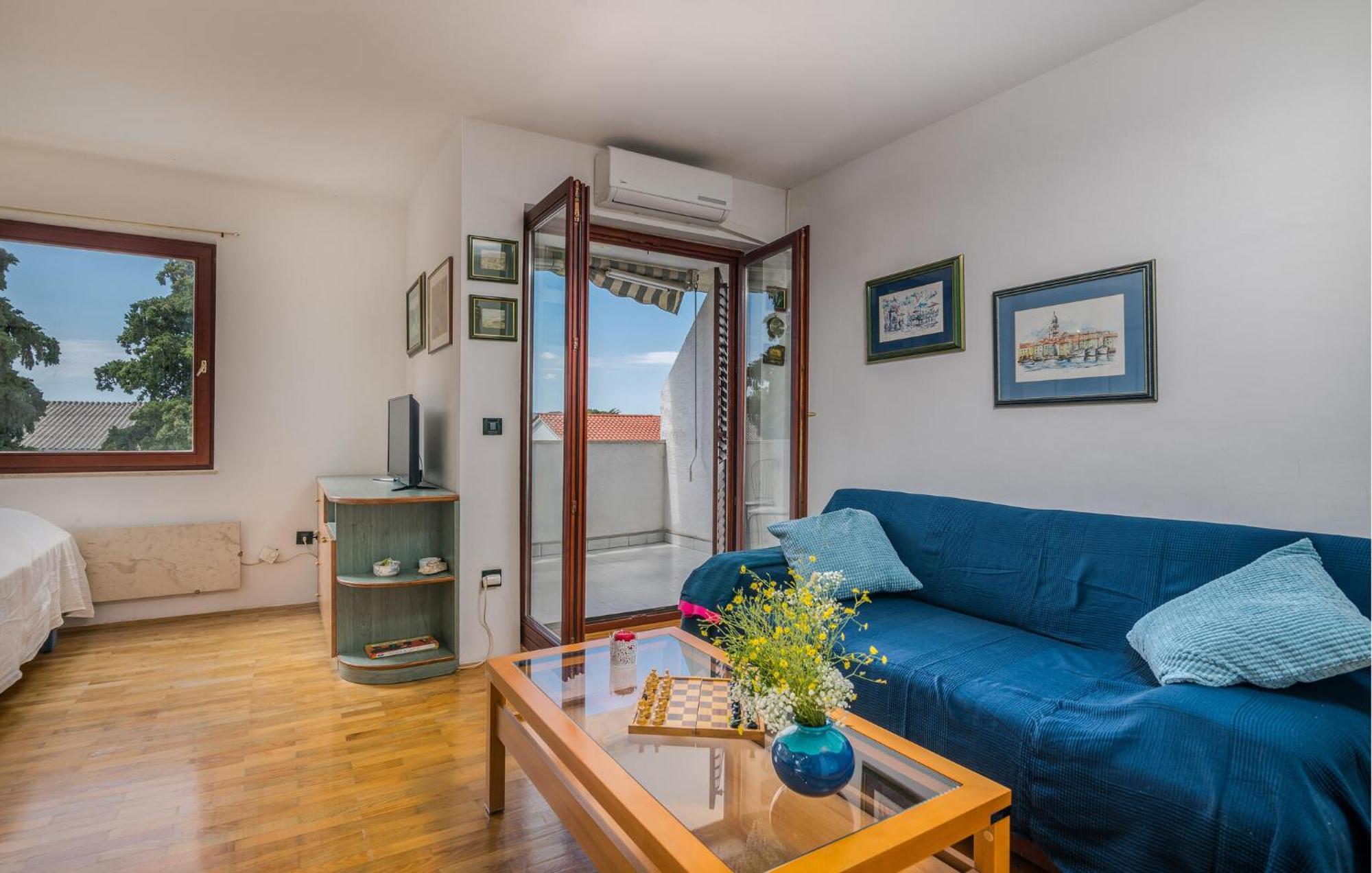 Amazing Apartment In Krk With Kitchen クルク エクステリア 写真