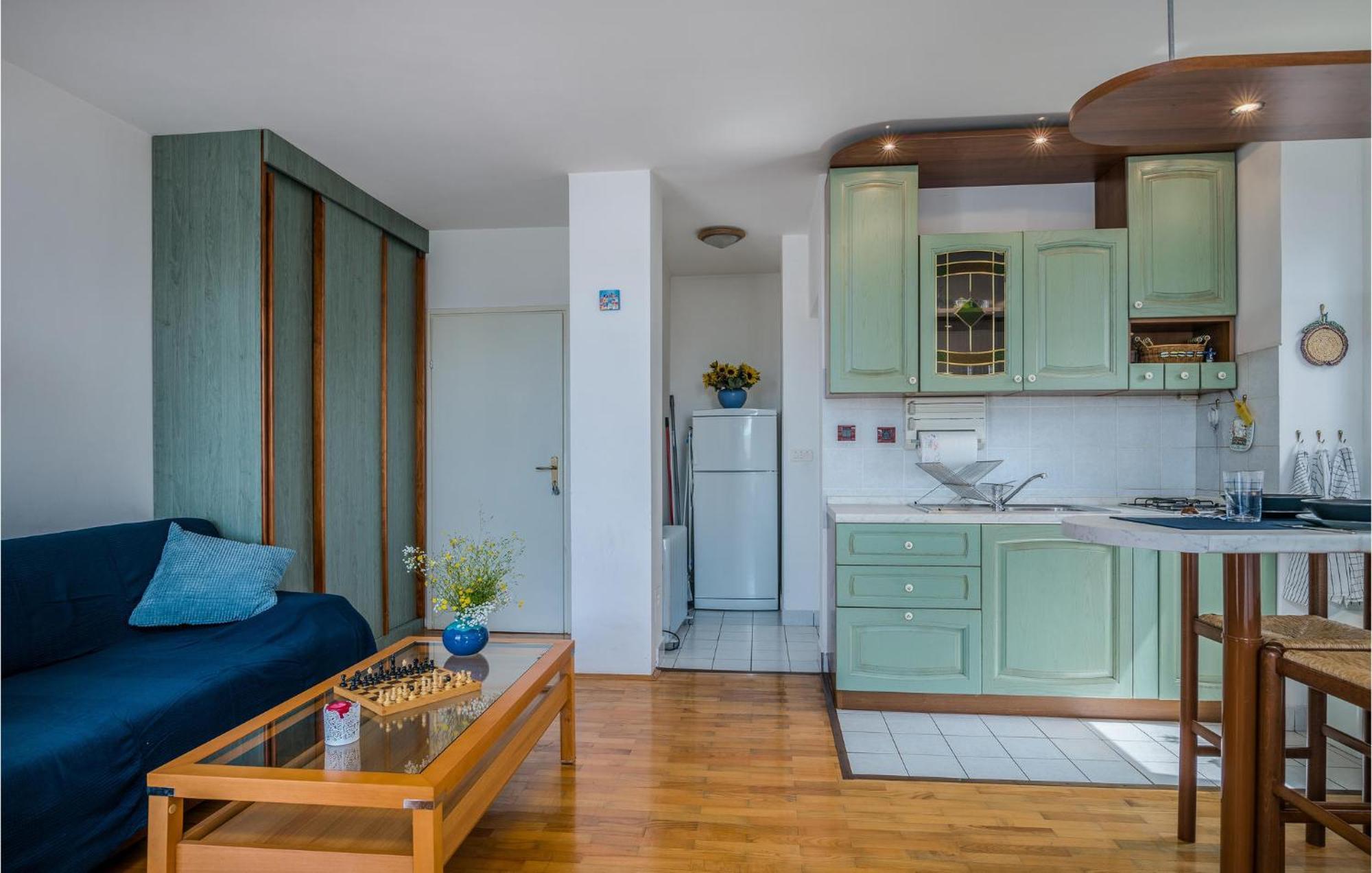 Amazing Apartment In Krk With Kitchen クルク エクステリア 写真