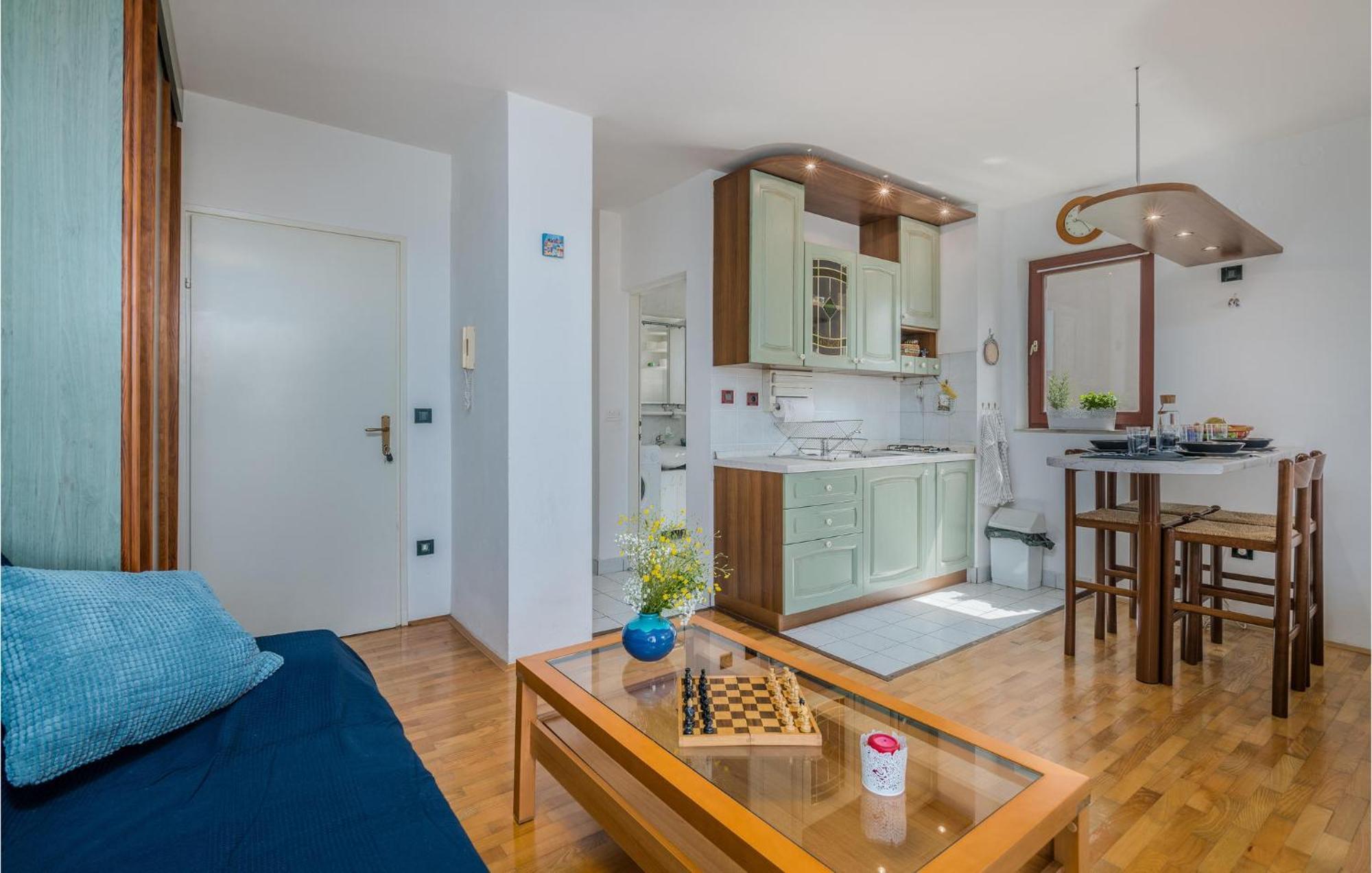 Amazing Apartment In Krk With Kitchen クルク エクステリア 写真