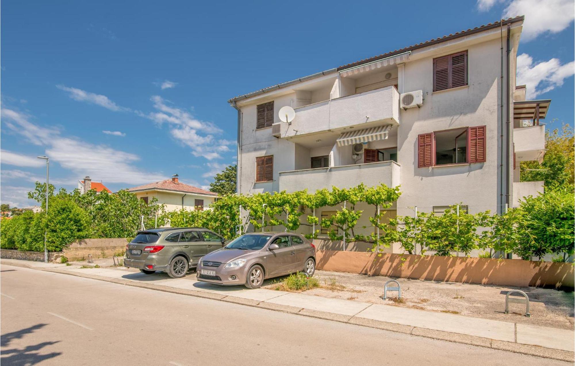 Amazing Apartment In Krk With Kitchen クルク エクステリア 写真