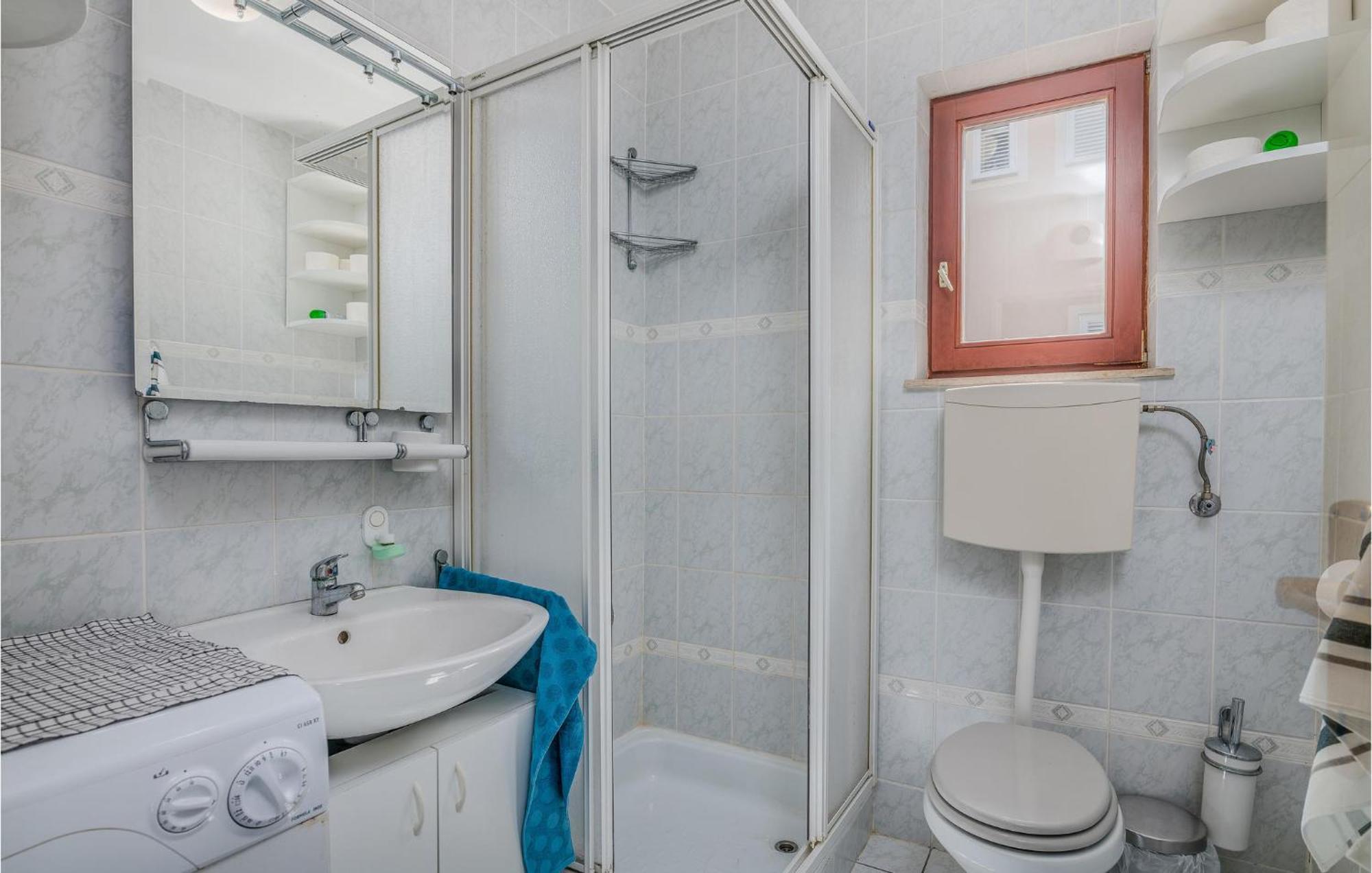 Amazing Apartment In Krk With Kitchen クルク エクステリア 写真