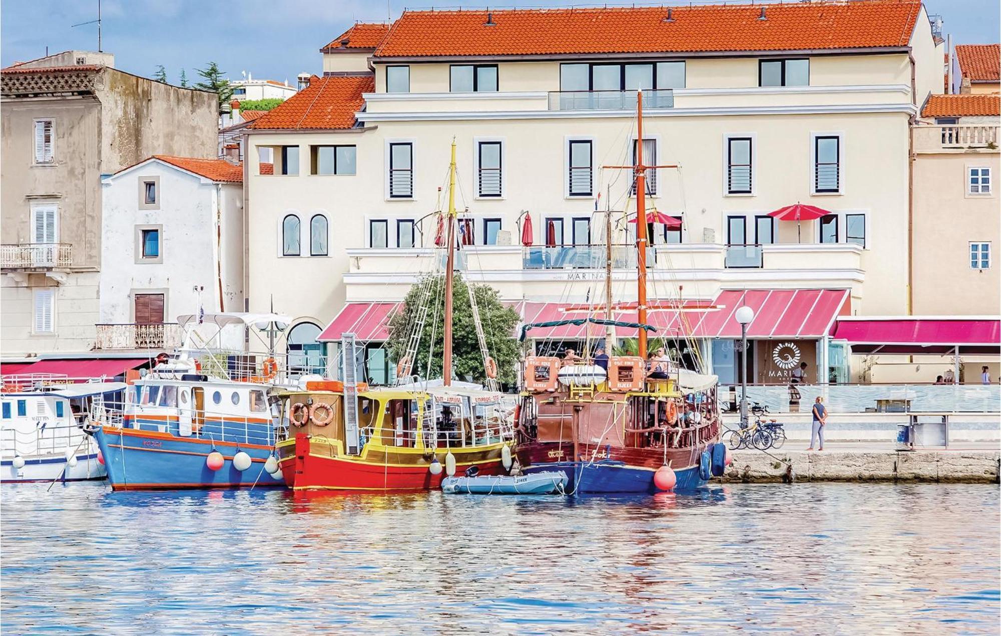 Amazing Apartment In Krk With Kitchen クルク エクステリア 写真